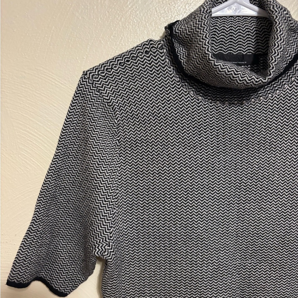 White House Black Market Black White Chevron Knit Turtleneck Top Large - Picture 7 of 9